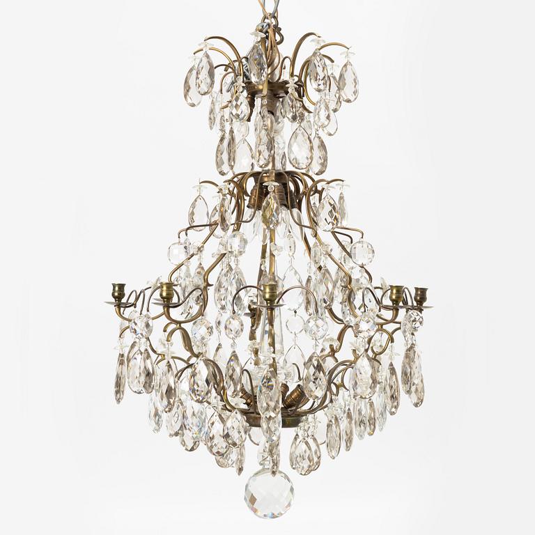 A Rococ-style chandelier, 20th century.