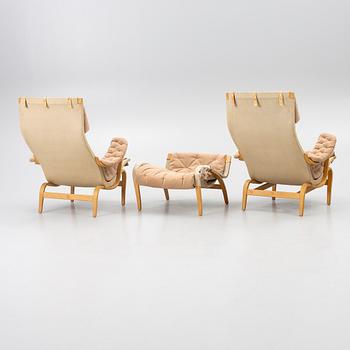 Bruno Mathsson, fåtöljer, ett par, med en fotpall, "Pernilla", DUX.