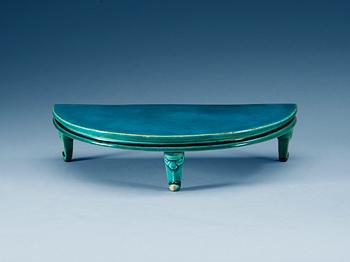 A turquoise glazed half moon shaped stand, Qing dynasty, Kangxi (1662-1722).