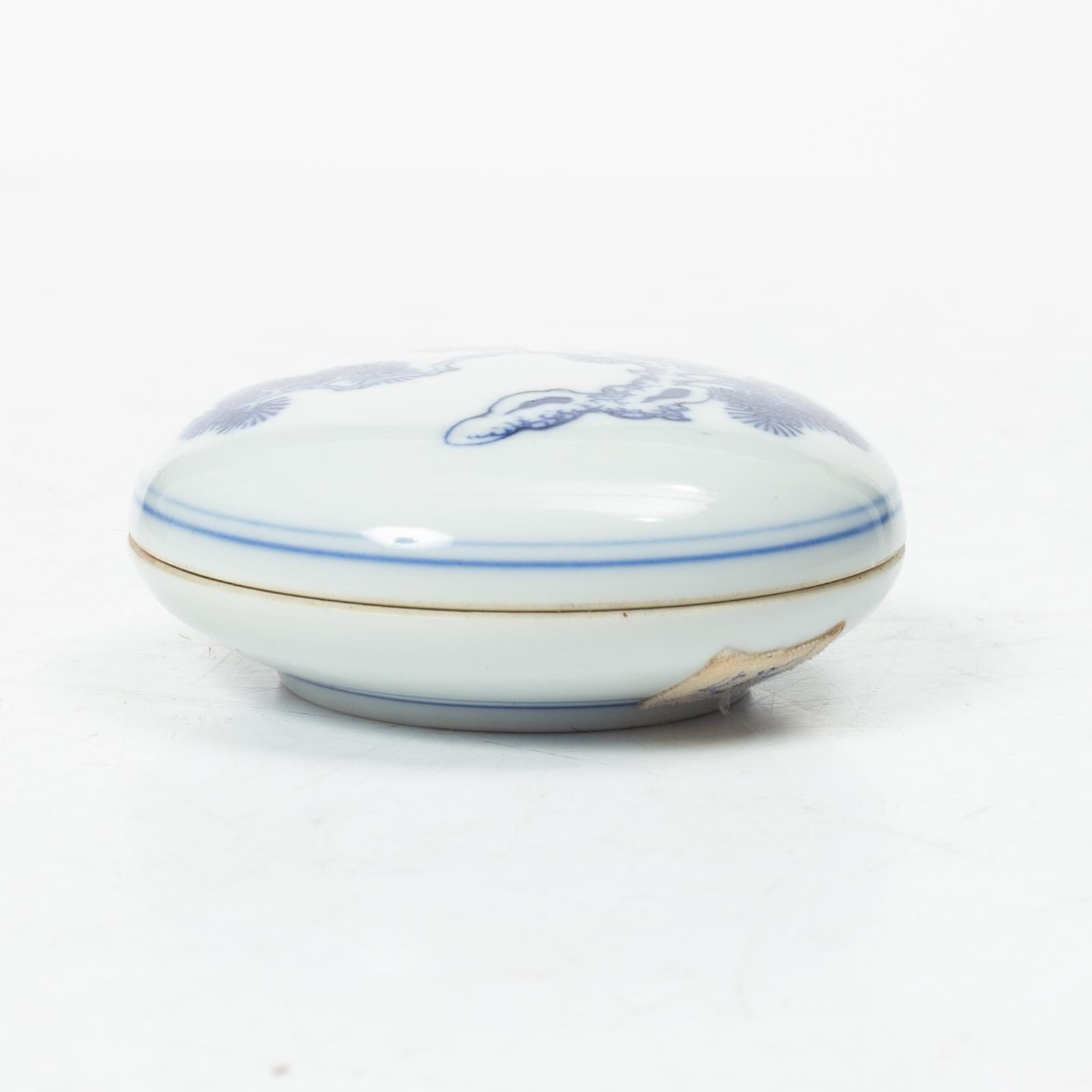 Penselställ med pensel samt ask med sigillvax, Kina, 1900-tal.