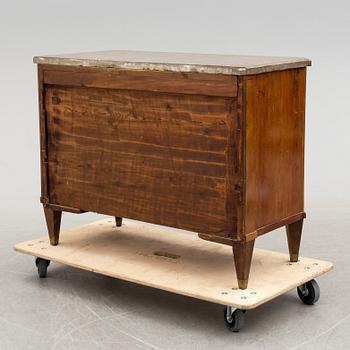 An early 20th century chest of drawers.