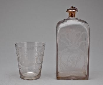 BRÄNNVINSKARAFF Samt GLAS, glas, 1800-talets första hälft.