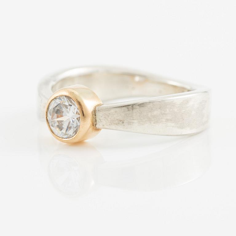 Jan-Christer Lundqvist, ring, silver med fasettslipad vit sten, Skövde.