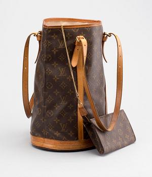 AXELVÄSKA, "Grand Bucket", Louis Vuitton.