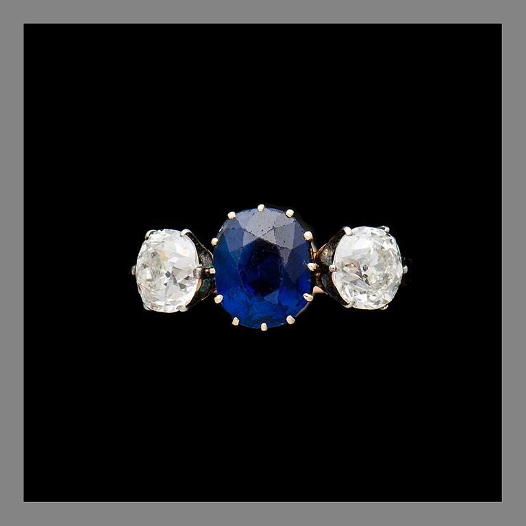 RING, 14K (56) guld, safir, gammalslipade diamanter. Kontrollmästare Ivan Lebedkin, Moskva. Vikt ca 2,4 g.