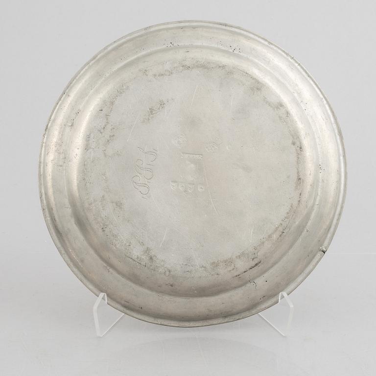 A pewer charger by A. Hedenbom the elder, Örebro 1733.