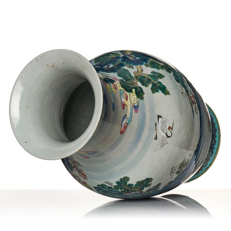 A large famille rose vase, Qing dynasty, circa 1800.