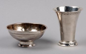 SKÅL samt BÄGARE, silver, Ryssland resp Göteborg, 1800-tal.