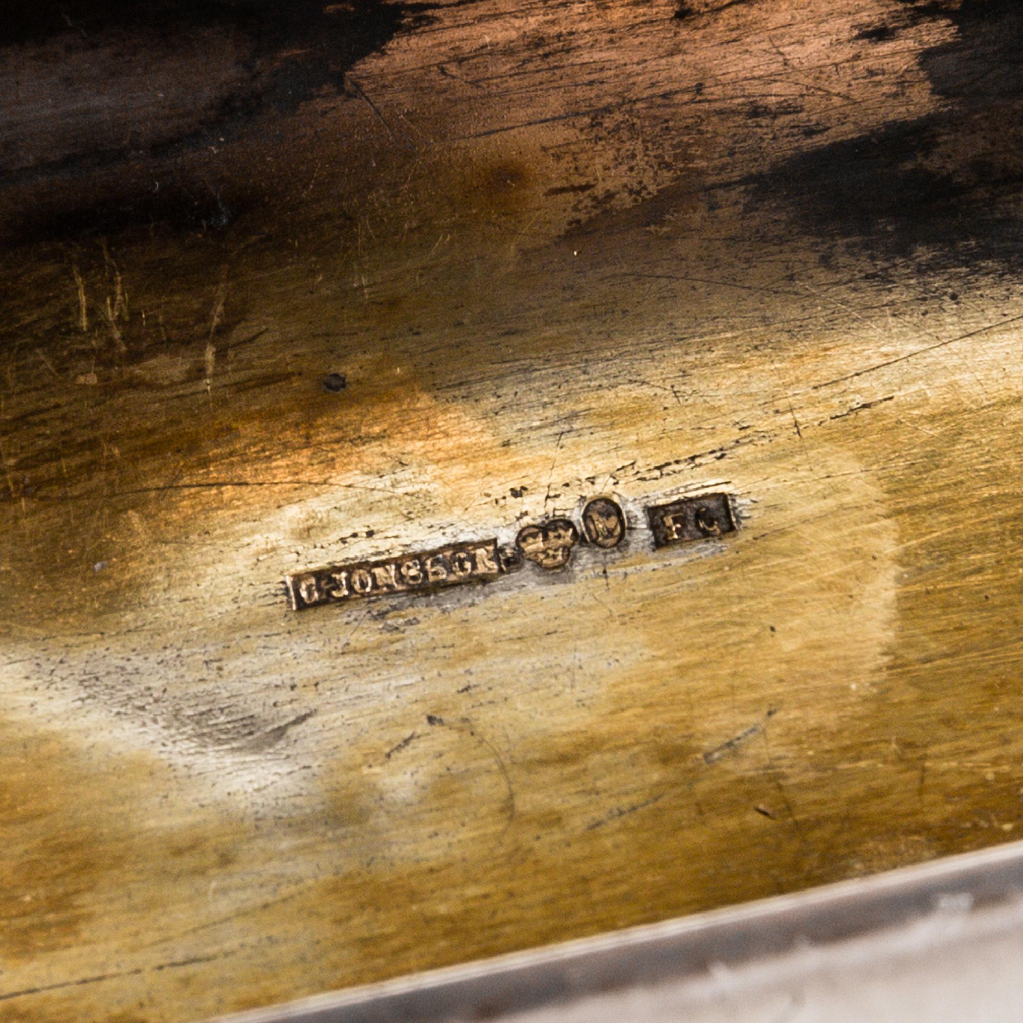 Two silver snuff boxes, C Tengstedt, Gothenburg, 1847, and C. Jonsson, Linköping, 1884. Weight 171 grams.