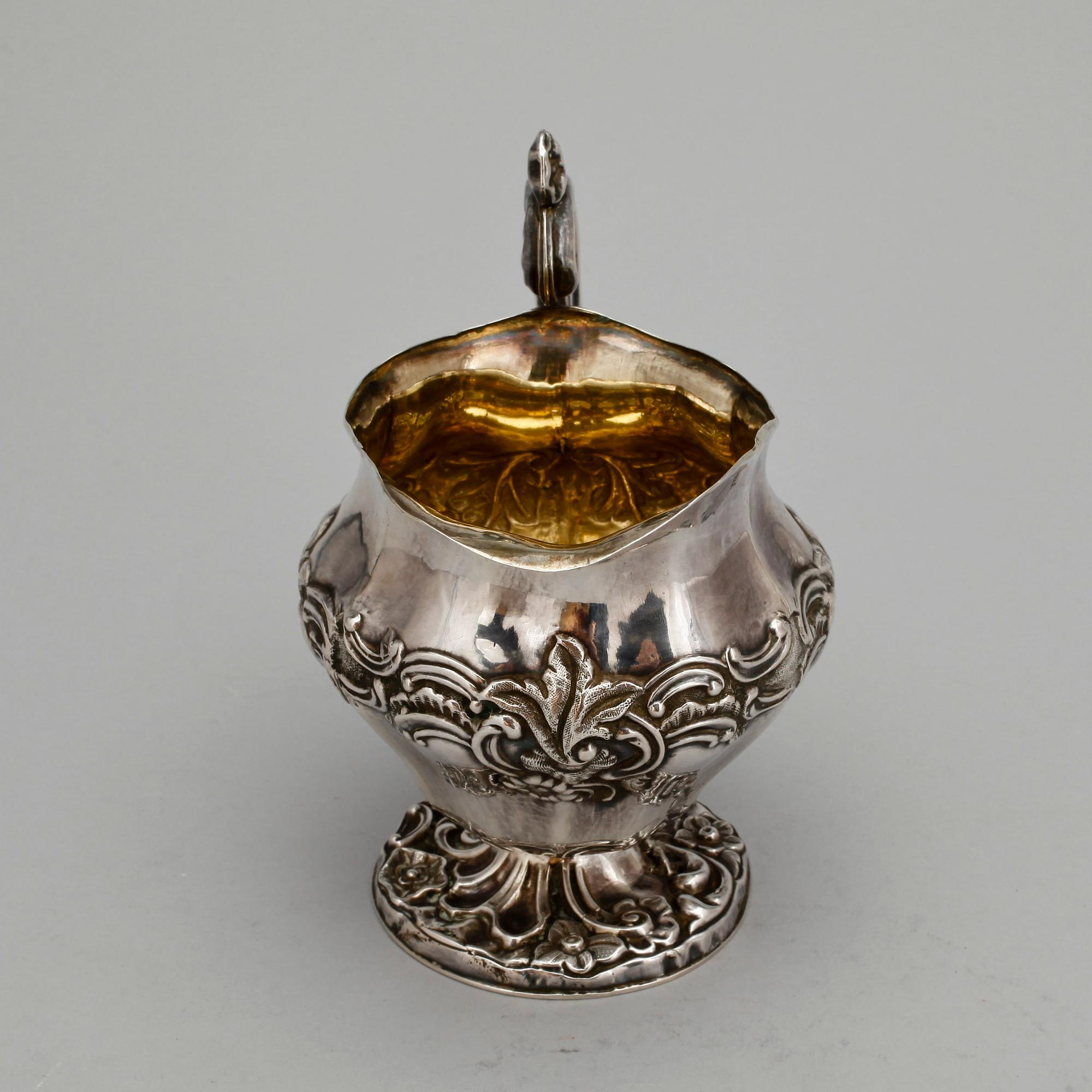 GRÄDDKANNA, silver, nyrokoko, Frans Holm, verksam 1849-1885 i Vadstena. Vikt ca 185 gram.