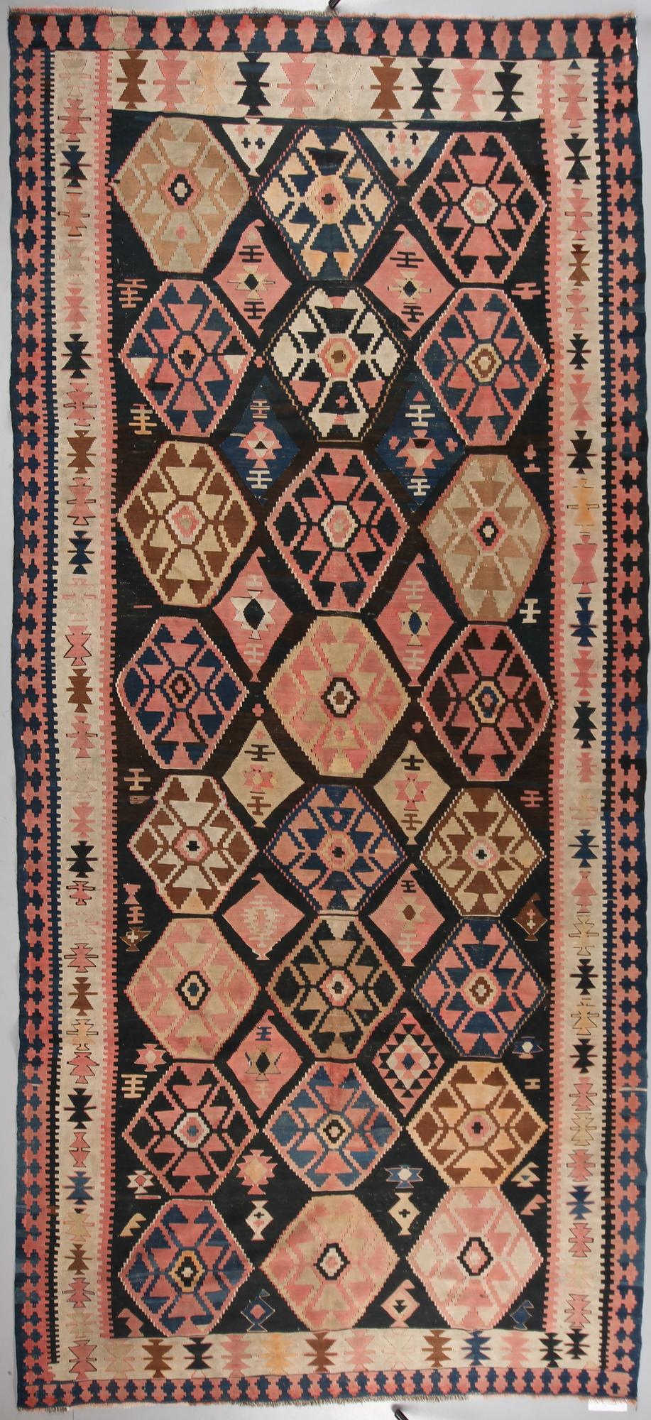 MATTA, Kaukasisk Kelim, semiantik. 345 x 170 cm.