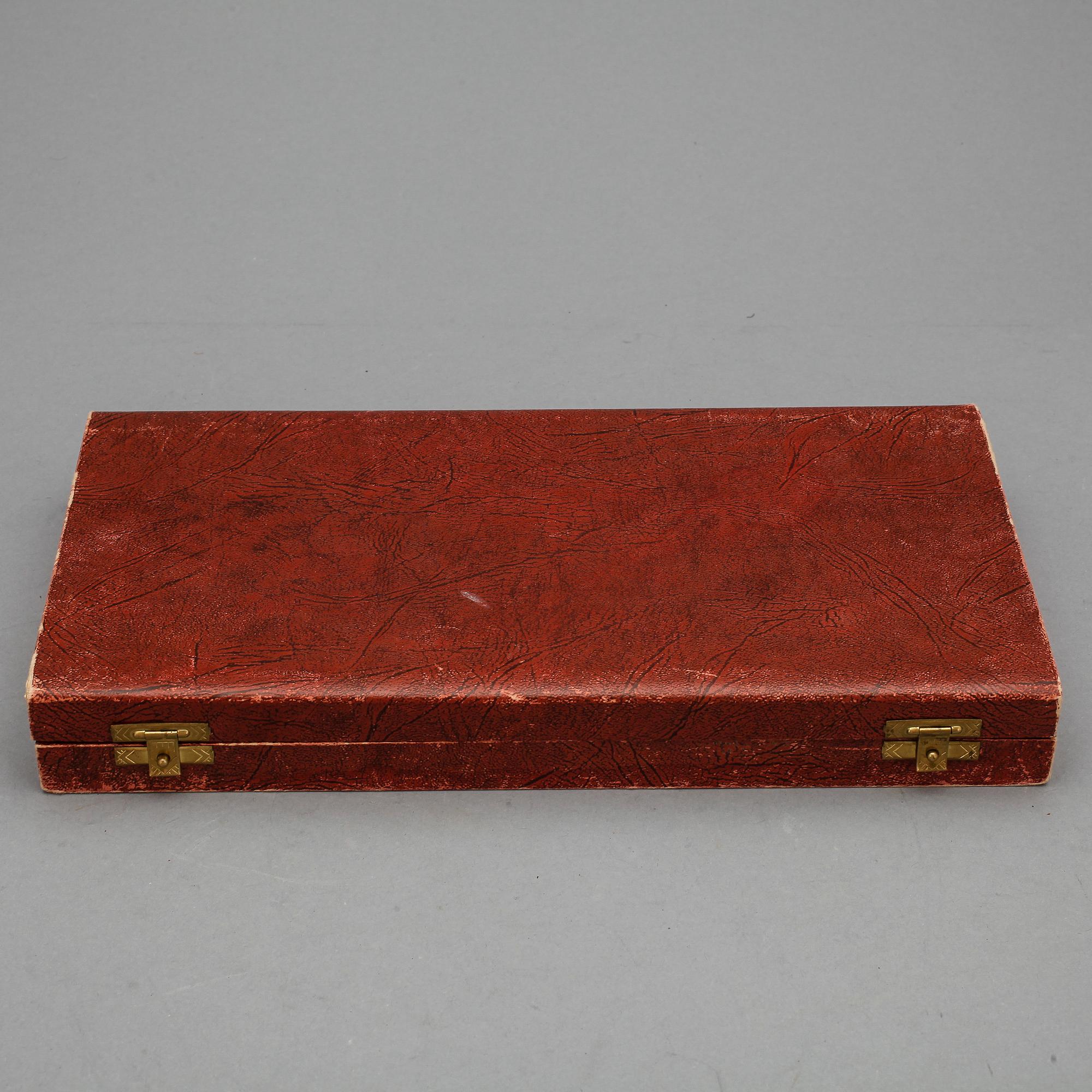 PARTI SILVER, 16 delar, bland annat Gewe Silvervarufabriken, Malmö, 1900-talets första hälft. Vikt ca 320 gram.