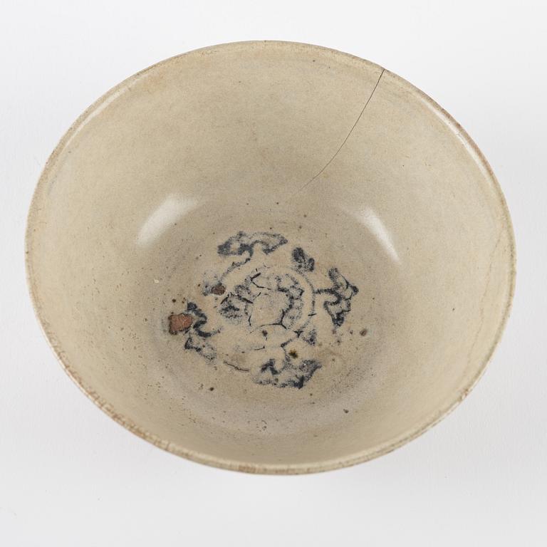 Skål, porslin. Sydostasien, 14/1500-tal.