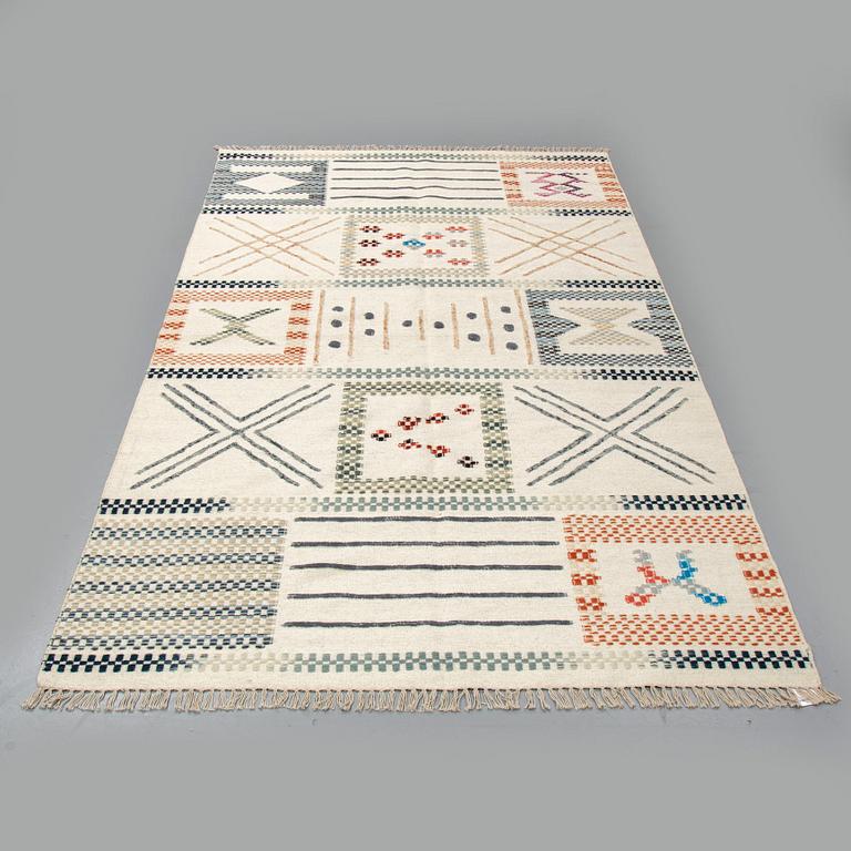 MATTA, slätväv, ca 266 x 152 cm.
