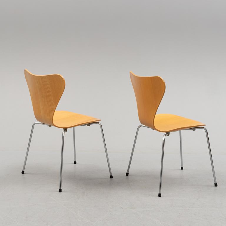 Ten 'Sjuan' chairs by Arne Jacobson for Fritz Hansen, Denmark, later part of the 20th century.