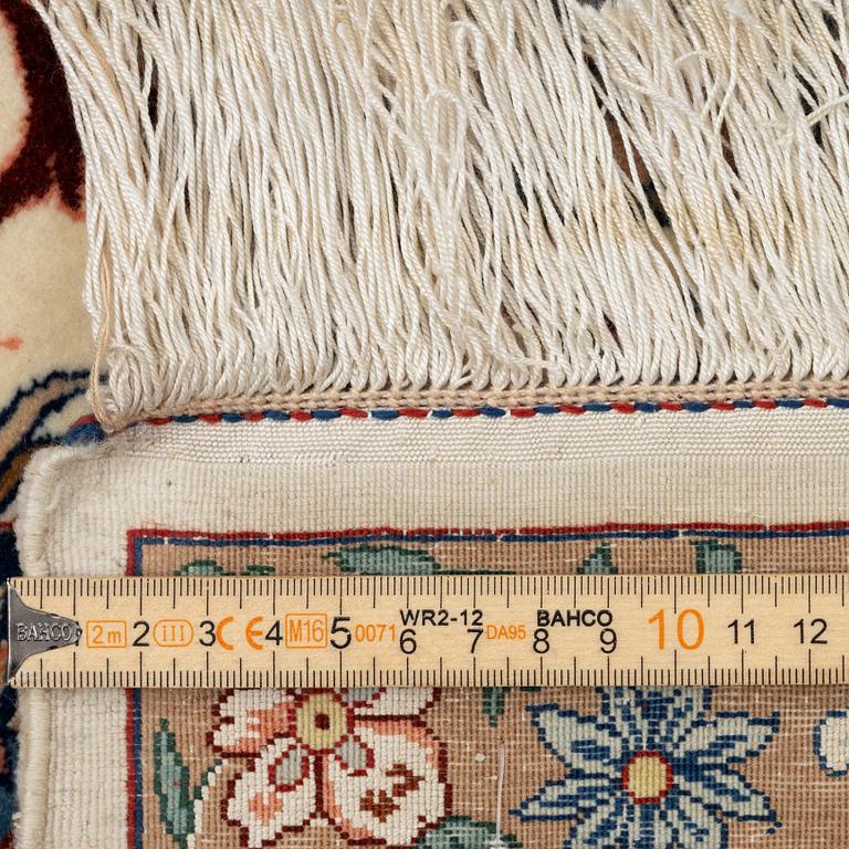 An Isfahan rug signed Seirafian (Ali Seirafian), central Persia c. 201 x 131 cm.