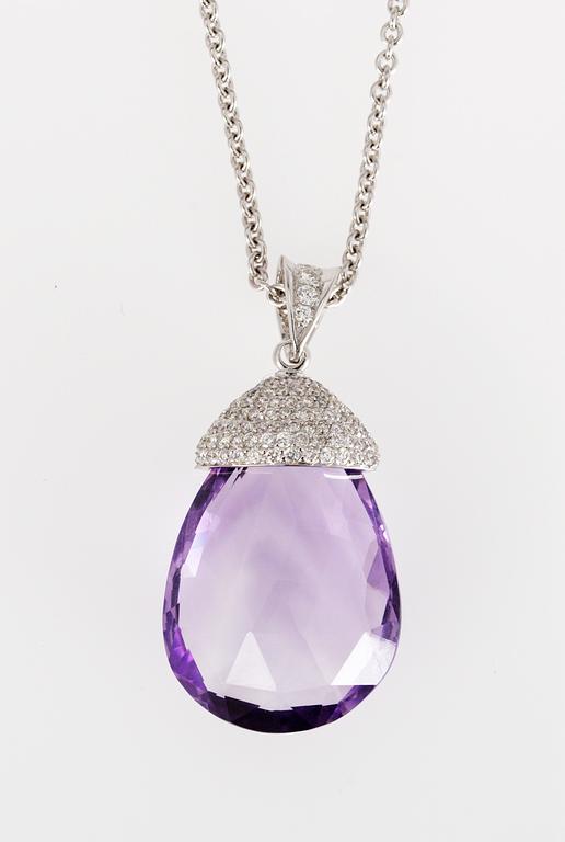 PENDANT, brilliant cut diamonds, 0.82 cts, and briolette cut amethyst.