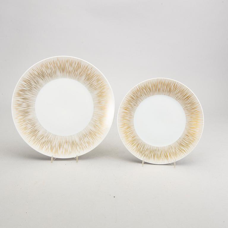 Raymand Loewy, a 56 pcs porcelain dinner service, Rosenthal, Tyskland.
