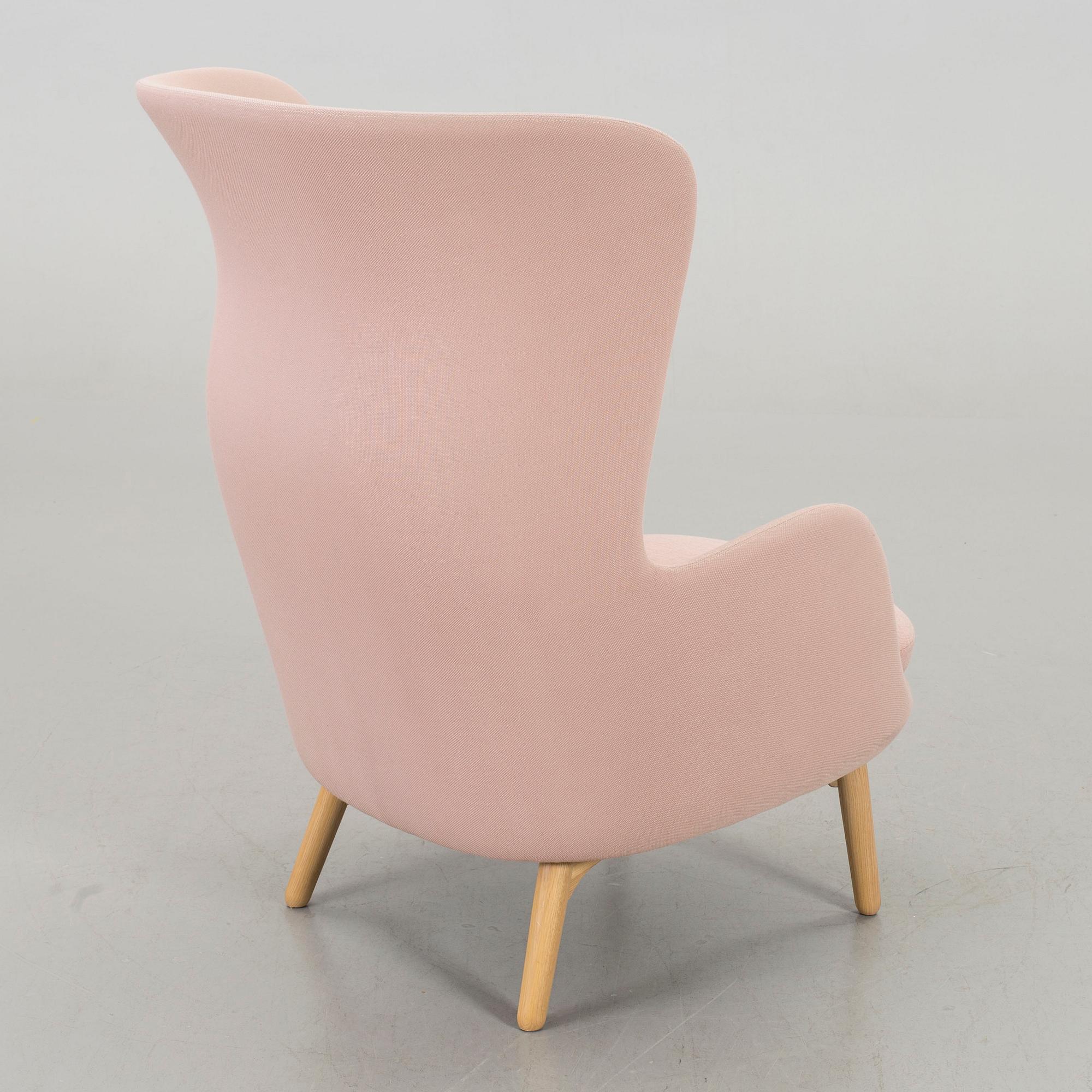 A JAIME HAYON FRITZ HANSEN RO CHAIR.