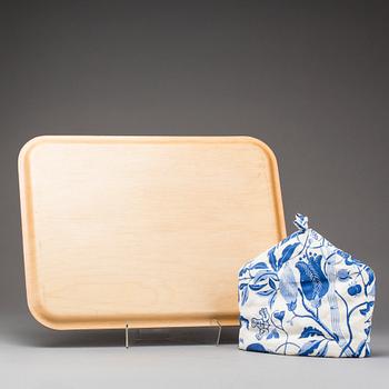 BRICKA SAMT TEHUVA, tyg "La Plata" Firma Svenskt Tenn. Inköpt 1962.