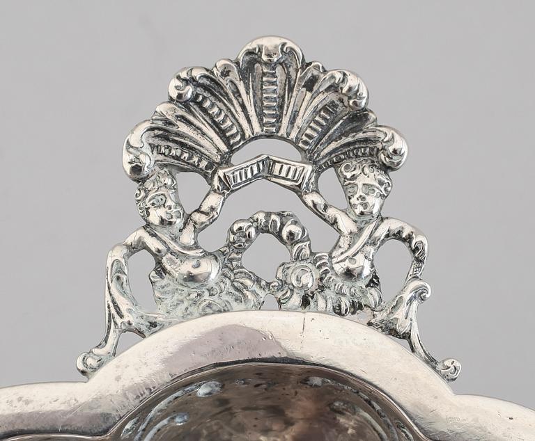 KÅSA, silver, barockstil, Nederländerna, omkring år 1900.