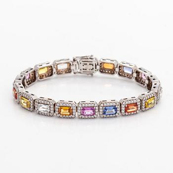 Armband, 18K vitguld med multifärgade safirer och diamanter.