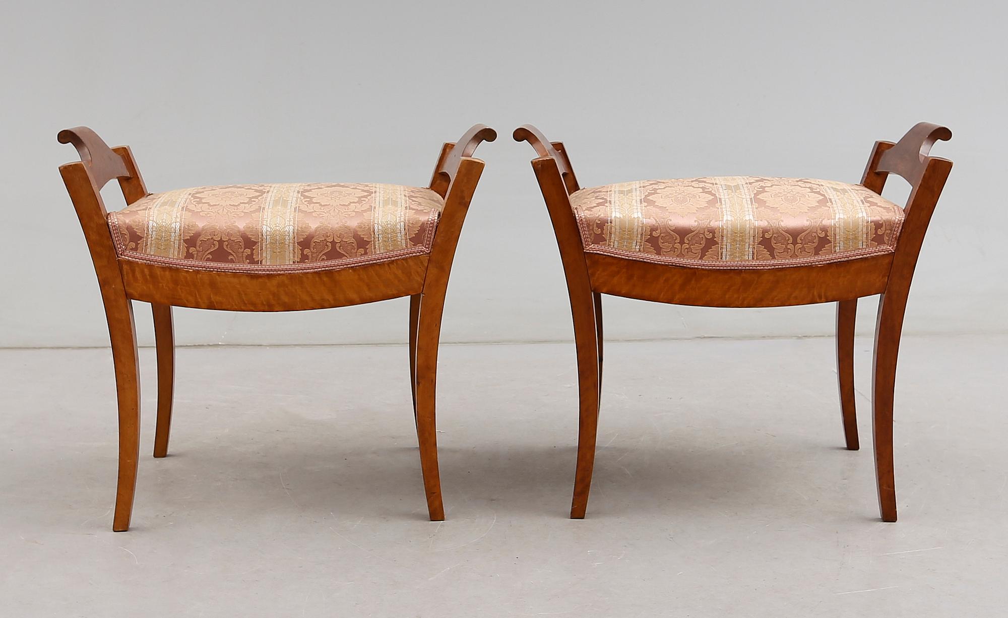 TABURETTER, 1 par, Karl Johan, 1800-talets mitt.