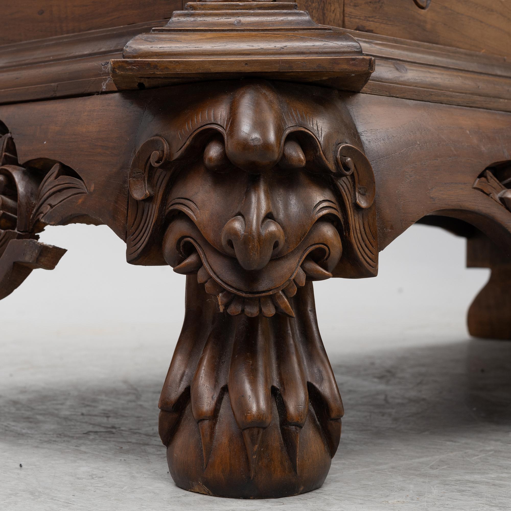 Display cabinet, 20th century,