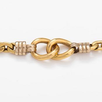 An 18K gold necklace. Made in Italy.