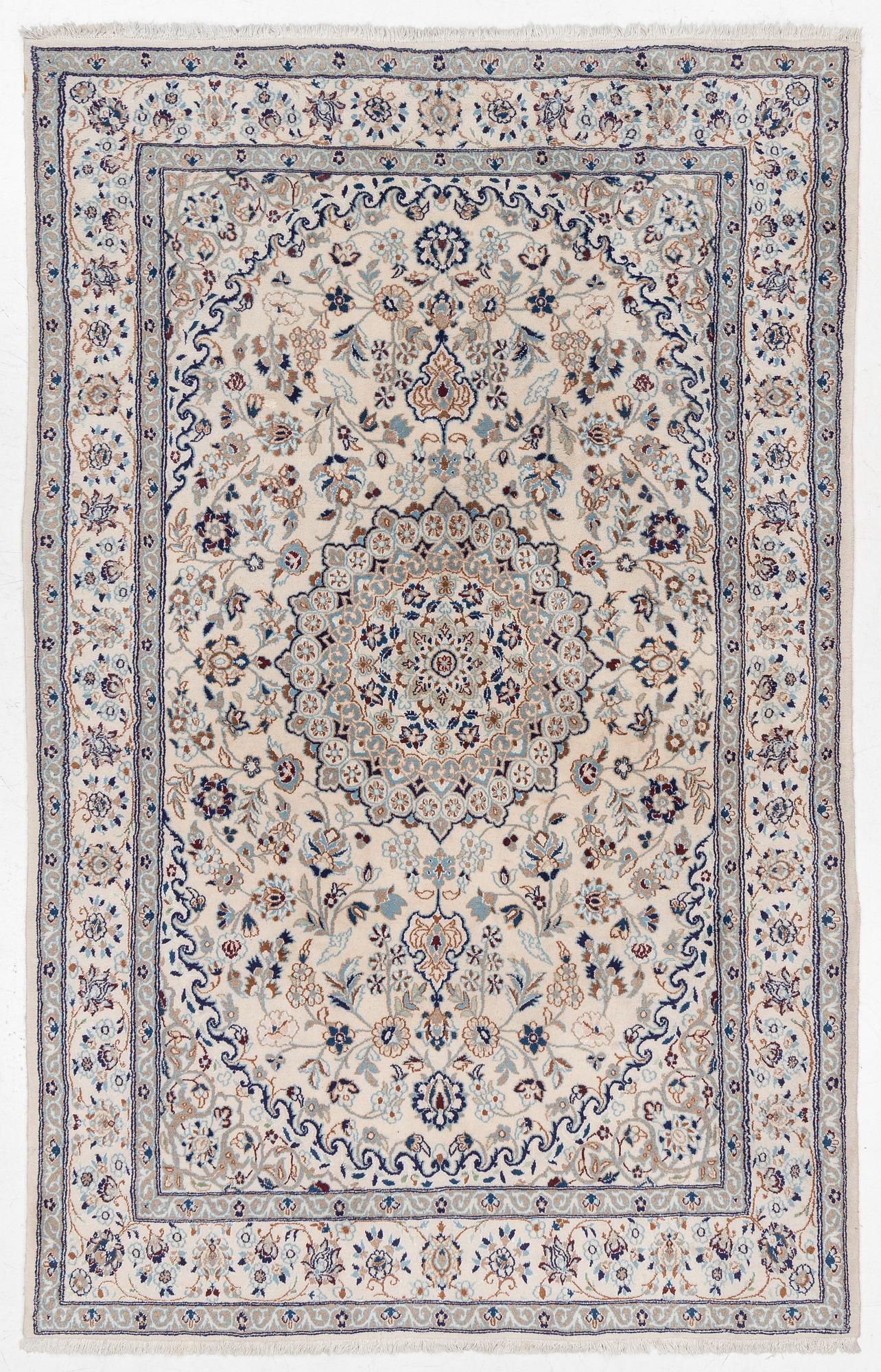 Carpet, Nain, approx. 310 x 200 cm.