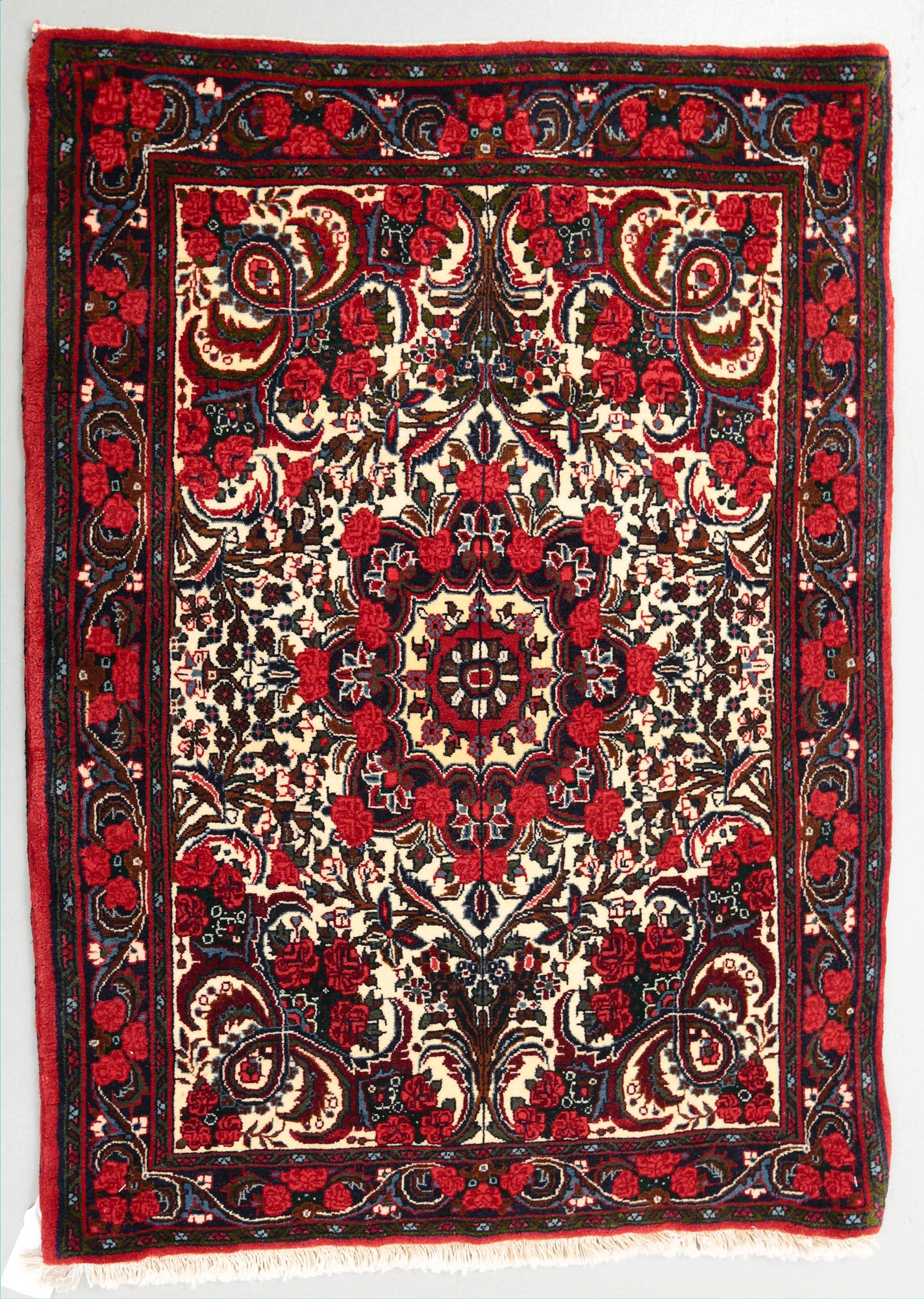 MATTA, old Bidjar. Ca 105x80 cm.