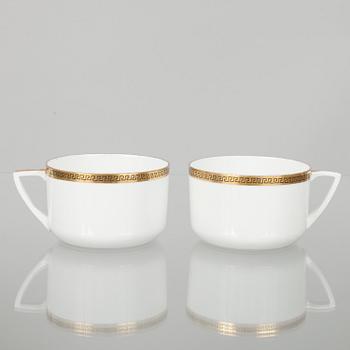 TEKOPPAR MED FAT, ett par, porslin, Kuznetsov, Ryssland 1891-1917.