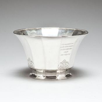 SKÅL, silver, M L Ohlson, S&K, Malmö, 1928. Vikt ca 660 g.