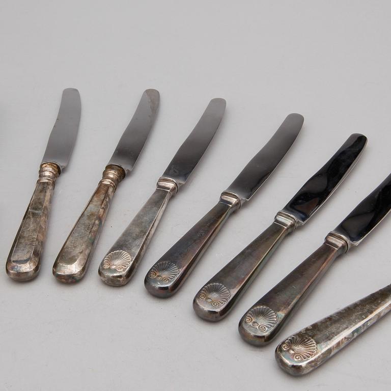 MATKNIVAR, 9 st, silver, mestadels Finland. Total vikt ca 759 gram.