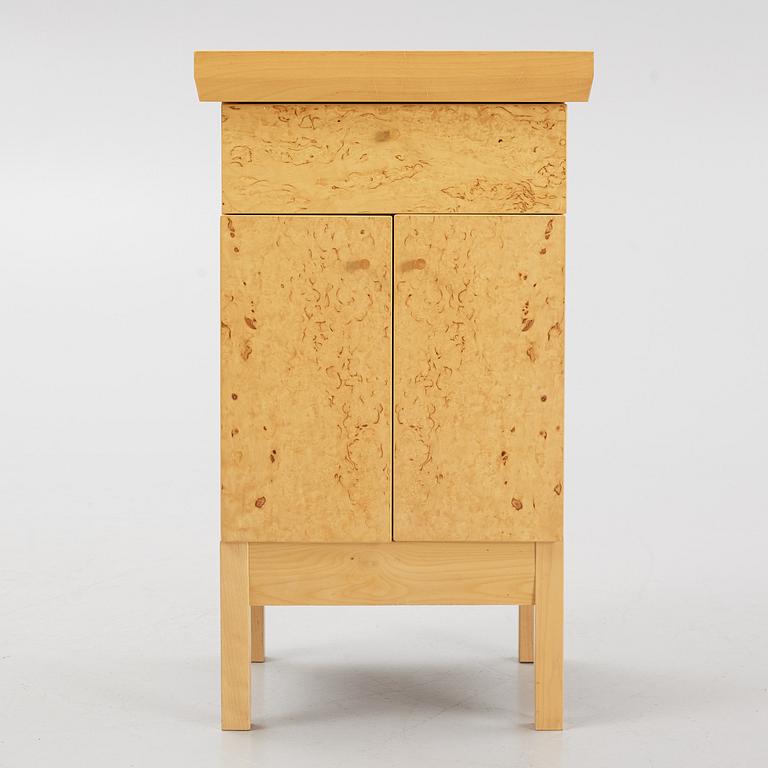 Karin Tyrefors, a cabinet, Fröseke Form.