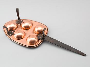KOPPARFÖREMÅL, 5 delar, 1800-tal.