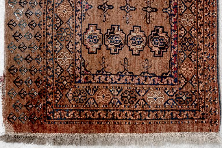 An antique  Tekke chuval carpet ca 158x107 cm.