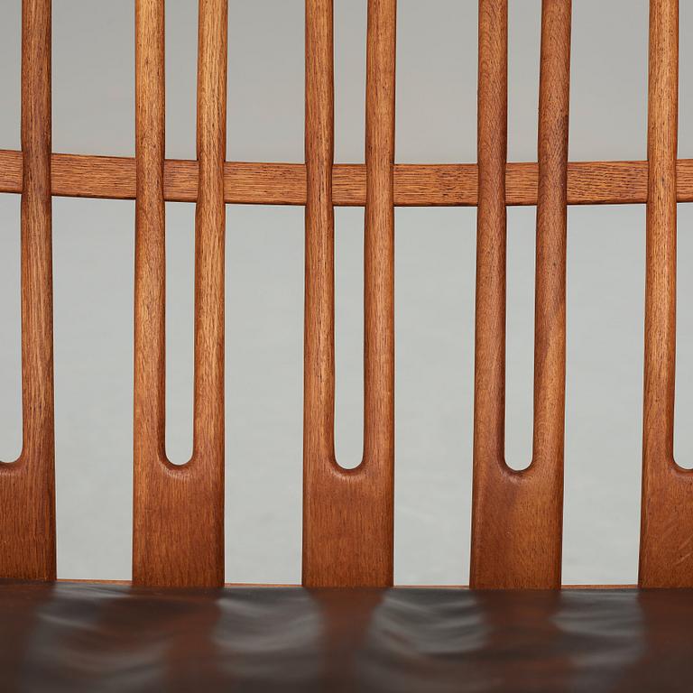 HANS J WEGNER, gungstol, modell "M33", Mikael Laursen, Danmark, 1940-tal.