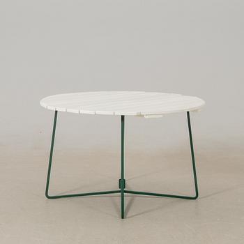 Arthur Lindqvist, garden group 5 dlr model 9A and chair no. 1, Grythyttan 20th century.