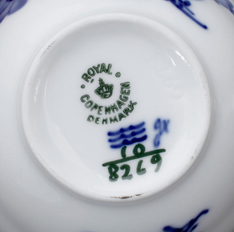 KAFFE- och TESERVIS, porslin, 46 delar, "Blå Blomst", Royal Copenhagen.