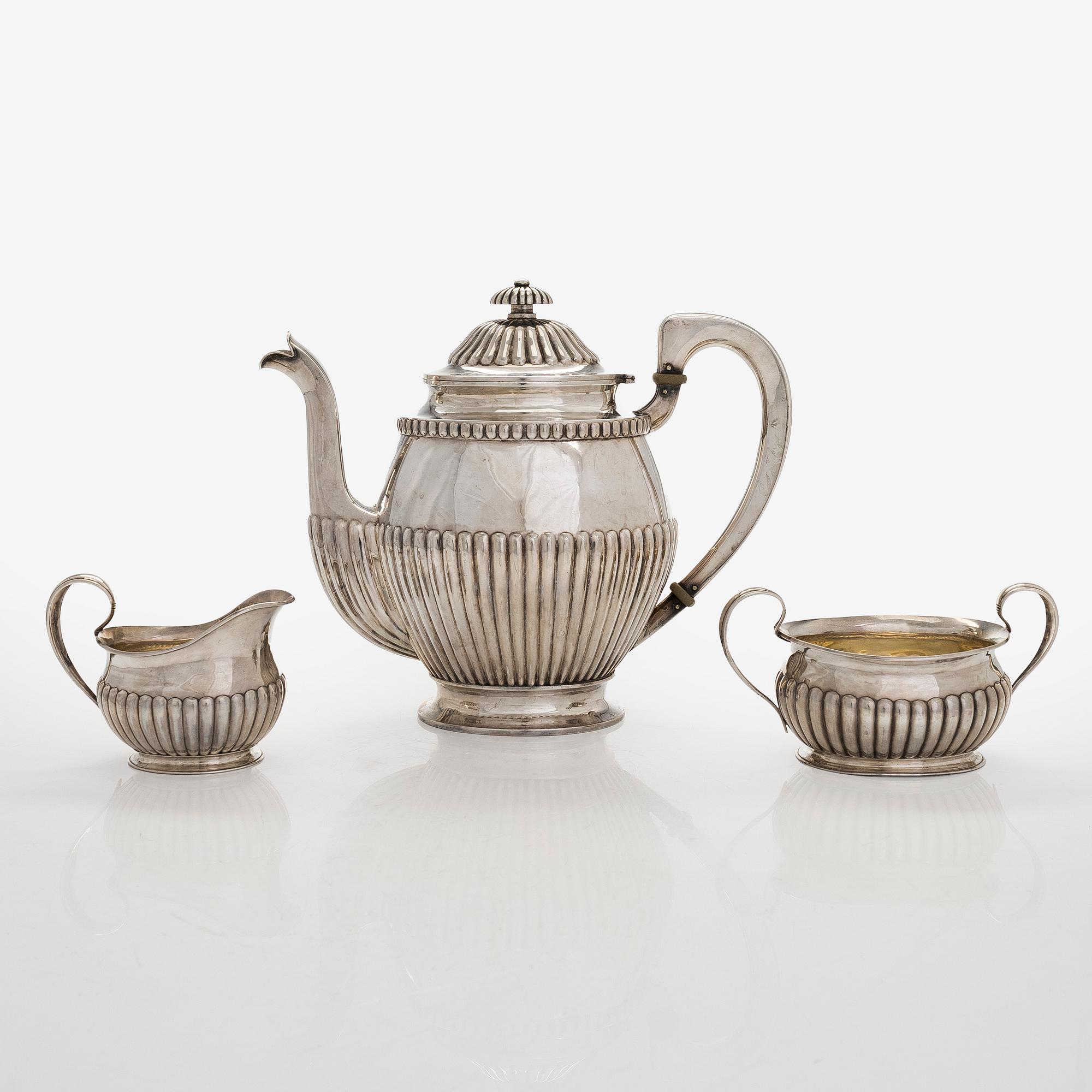 A three-piece silver coffee set in silver, Helsinki 1930 and 1938.