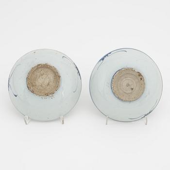 Two similar Chinese porcelain bowls, Transition, Tianqi, Chongzheng, 17th Century.