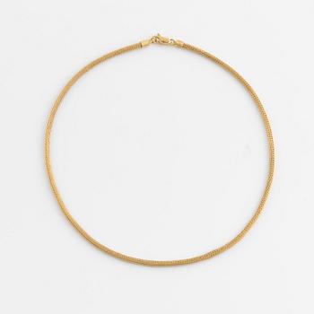 18K gold necklace.
