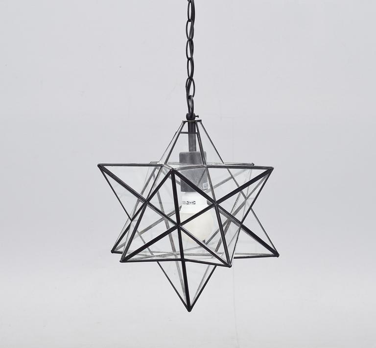 TAKLAMPA, glas. Modern tillverkning.