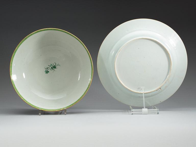 A green, red and gold punch bowl with stand, Qing dynasty, Qianlong (1736-95).