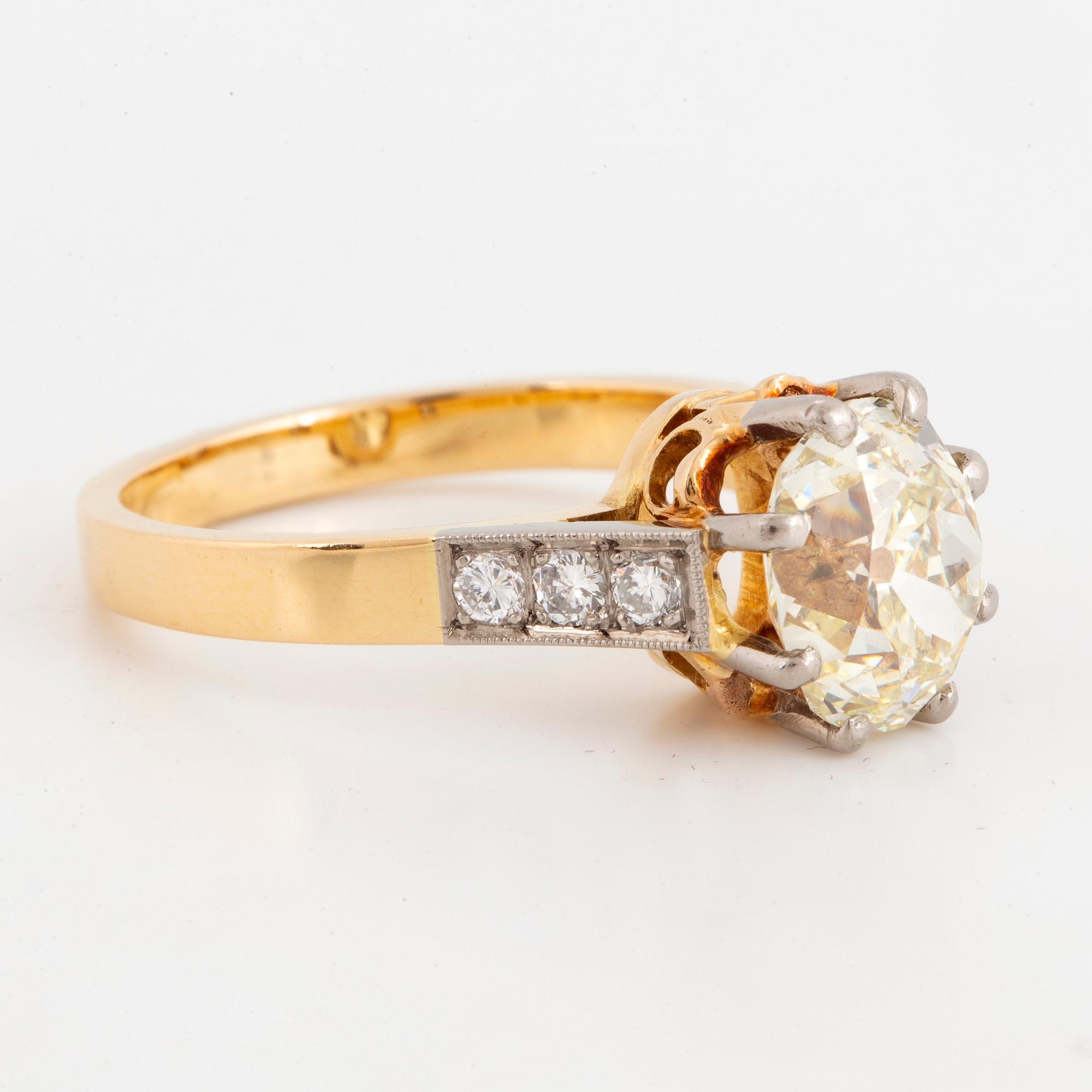 Old-cut ca 2,50 ct diamond ring.