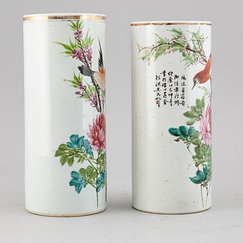 Two Chinese famille rose hat stands, 20th century.