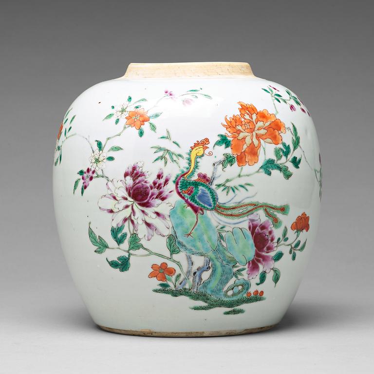 A famille rose jar, Qing dynasty, Qianlong (1736-95).