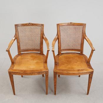 KARMSTOLAR, ett par, gustaviansk stil, 1900-talets första hälft.