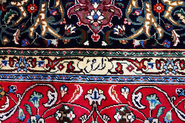 A CARPET, Tabriz, signed Zarei,   ca 429 x 300 cm.